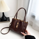 Celebrities Elegant Solid Metal Accessories Decoration Fold Bags(4 Colors)