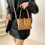 Celebrities Elegant Solid Metal Accessories Decoration Fold Bags(4 Colors)